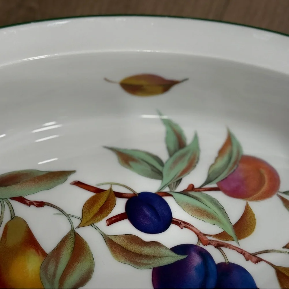 Royal Worcester 1986 Evesham Vale Green‎ 11.25”Oval Baker Serve Dish Fruit Peach